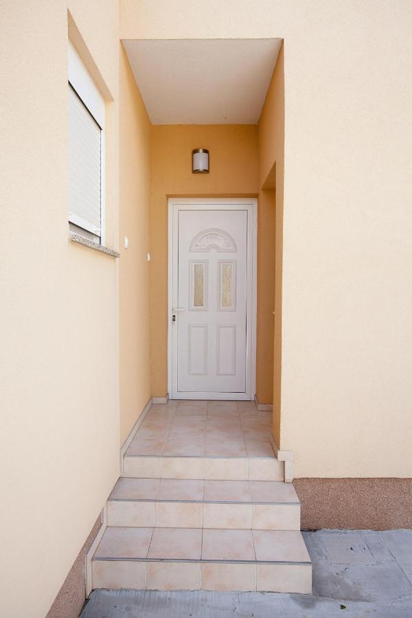 Apartmani Lea Starigrad Paklenica Exterior photo